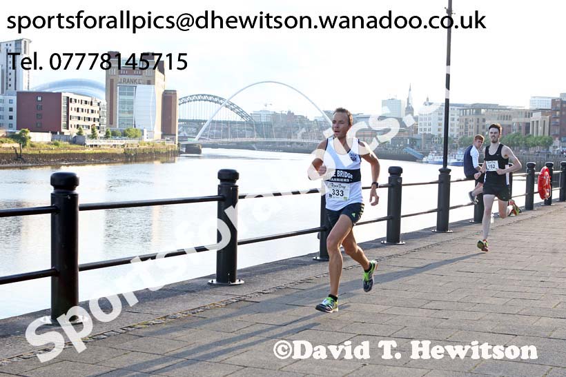 Terry Scott (Tyne Bridge) 6th in the Bridges of the Tyne 5 Mile Road Race, Newcastle. Photo: David T. Hewitson/Sports for All Pics